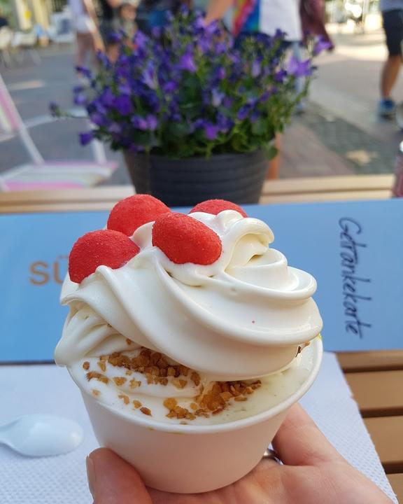 Susse Sunde Frozen Yoghurt, Waffeln & Co